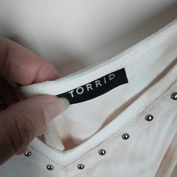 Torrid Challis Studded Swing Cami Tank size 1 - Picture 6 of 8